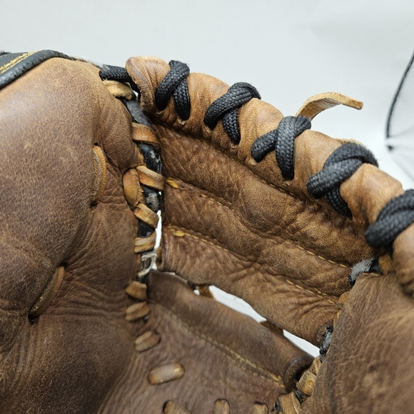 All-Star Catchers Mitt Men's Black/Brown Used Oil Softened.  Item is in used - Picture 10 of 12